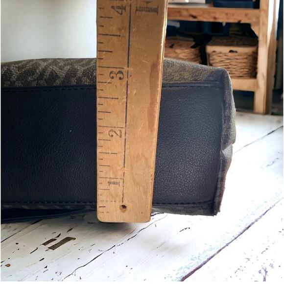 Jones New York Kayla Crossbody NWT - Picture 5 of 11